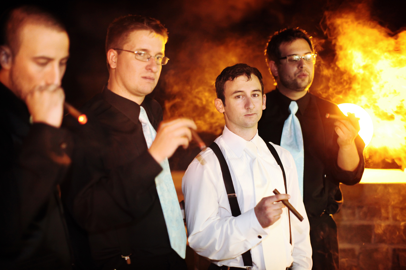 cigars-groom-wedding-party