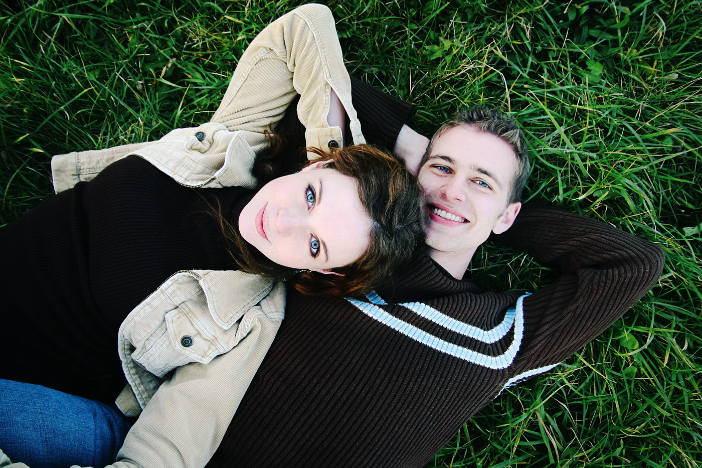 engagement-session-grass